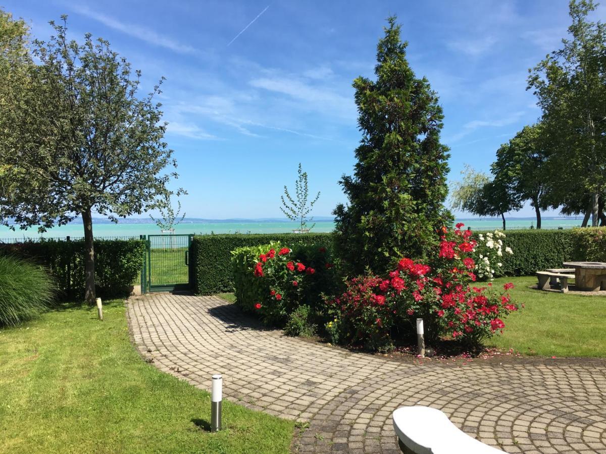 Apartamento Kék Hullám Apartman Siófok Exterior foto